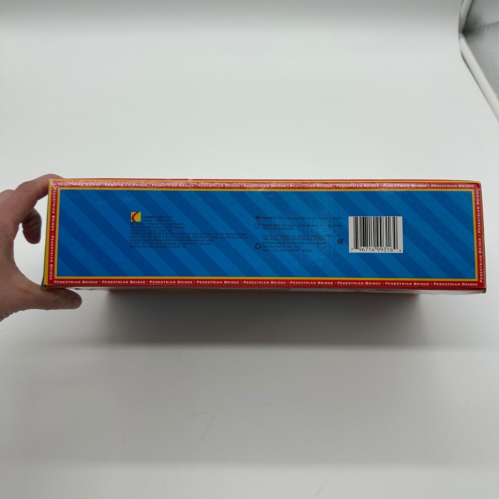 NIB Thomas Wooden Railway Vintage Pedestrian Bridge Destination Double Track - Picture 5 of 10